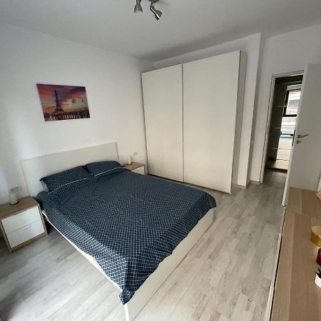 Pearl Luxury Apartment Near Presidential Palace Бухарест Екстер'єр фото