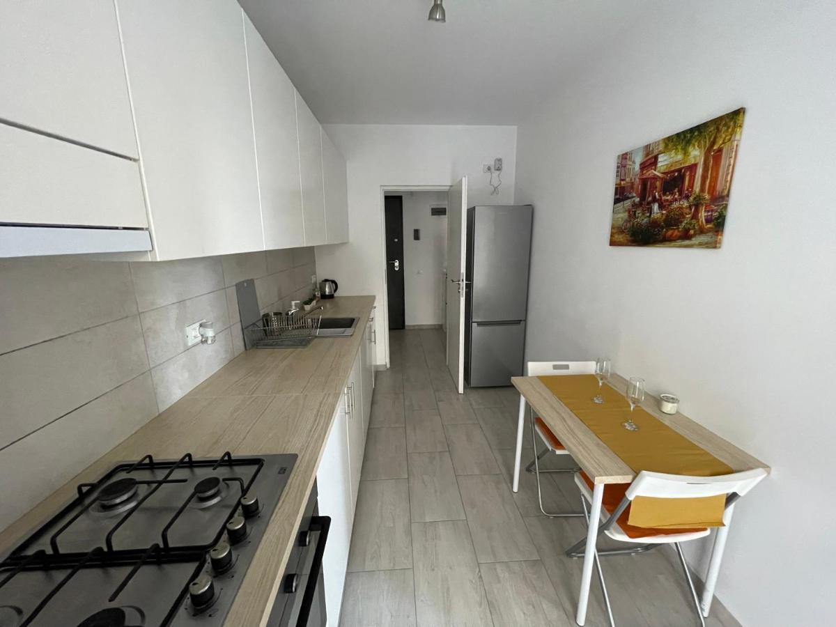Pearl Luxury Apartment Near Presidential Palace Бухарест Екстер'єр фото