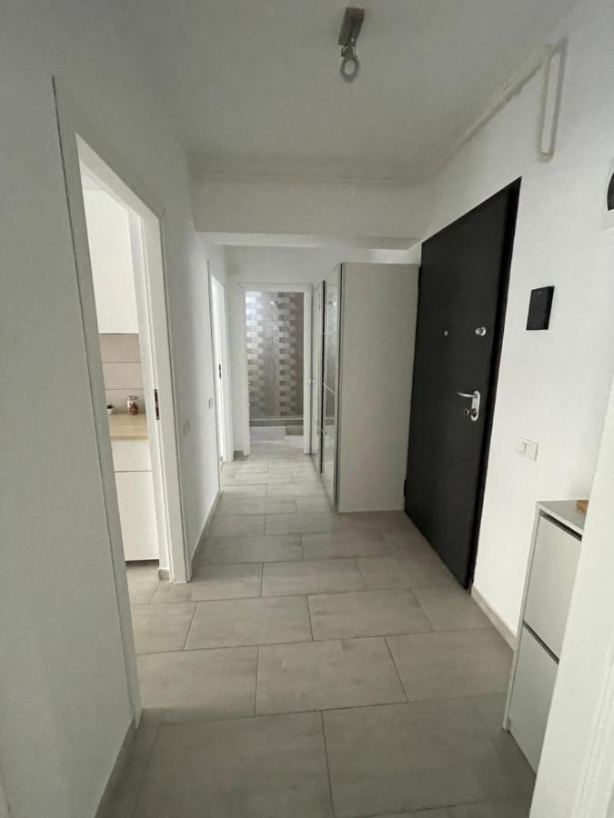 Pearl Luxury Apartment Near Presidential Palace Бухарест Екстер'єр фото
