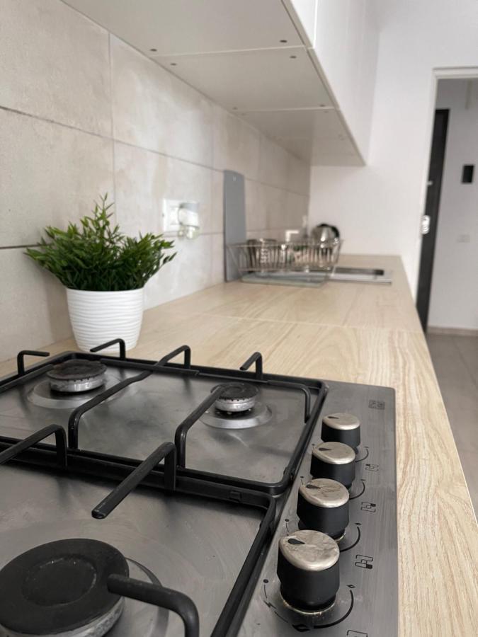 Pearl Luxury Apartment Near Presidential Palace Бухарест Екстер'єр фото